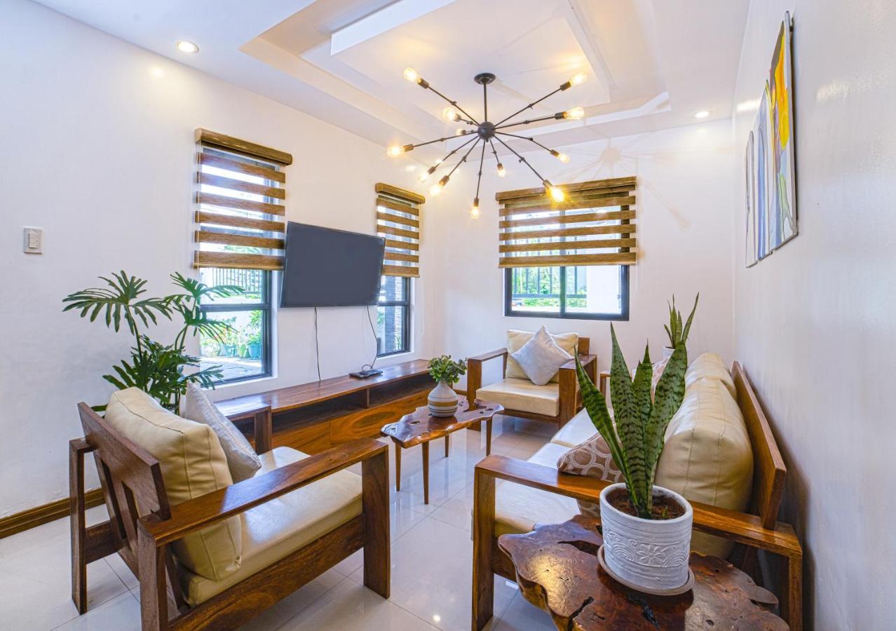 Bella Homes 6Br 4Bath Near Rotunda Tagaytay City Esterno foto