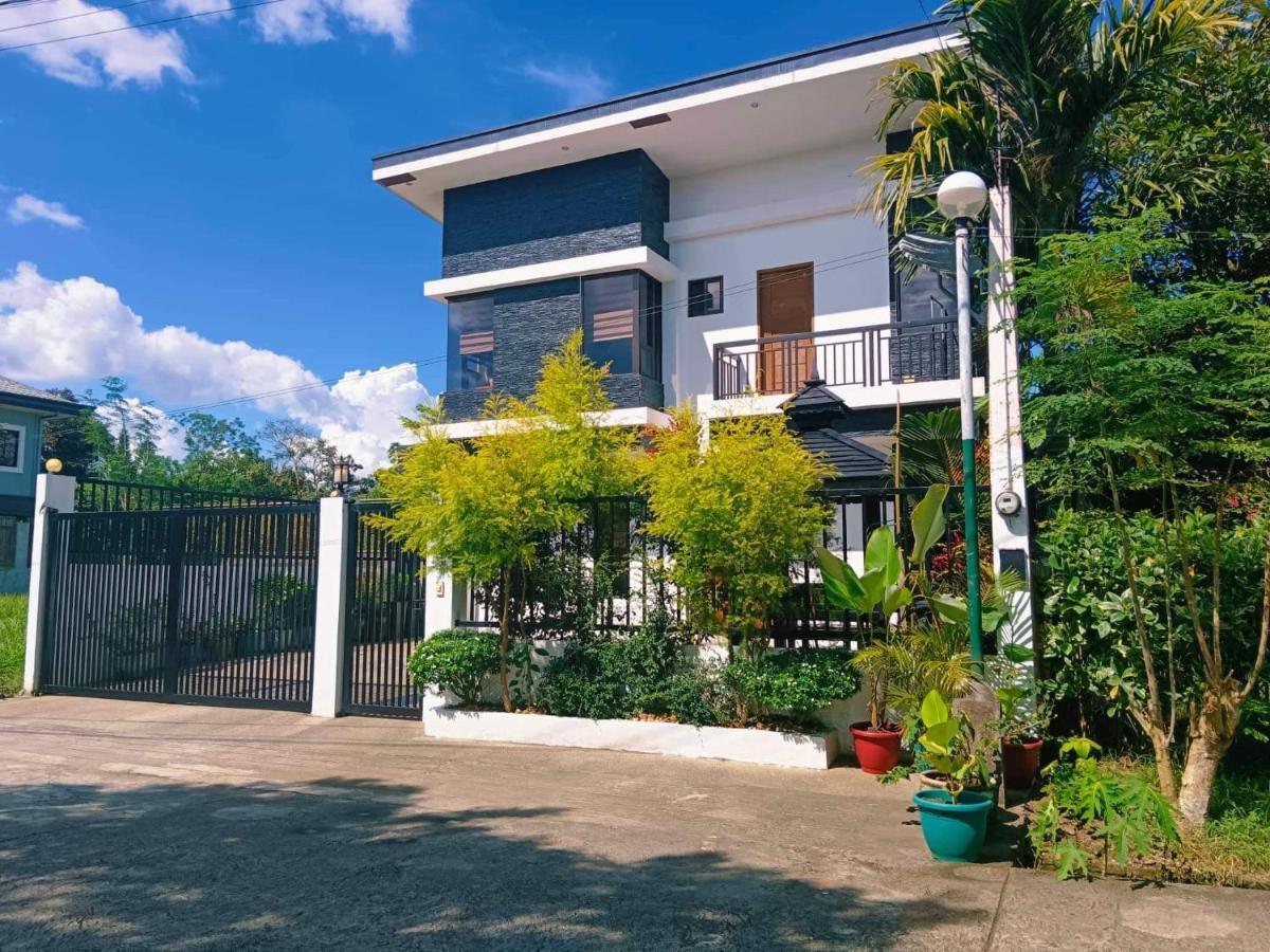 Bella Homes 6Br 4Bath Near Rotunda Tagaytay City Esterno foto