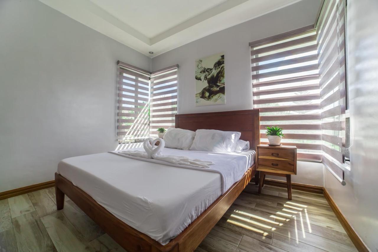 Bella Homes 6Br 4Bath Near Rotunda Tagaytay City Esterno foto