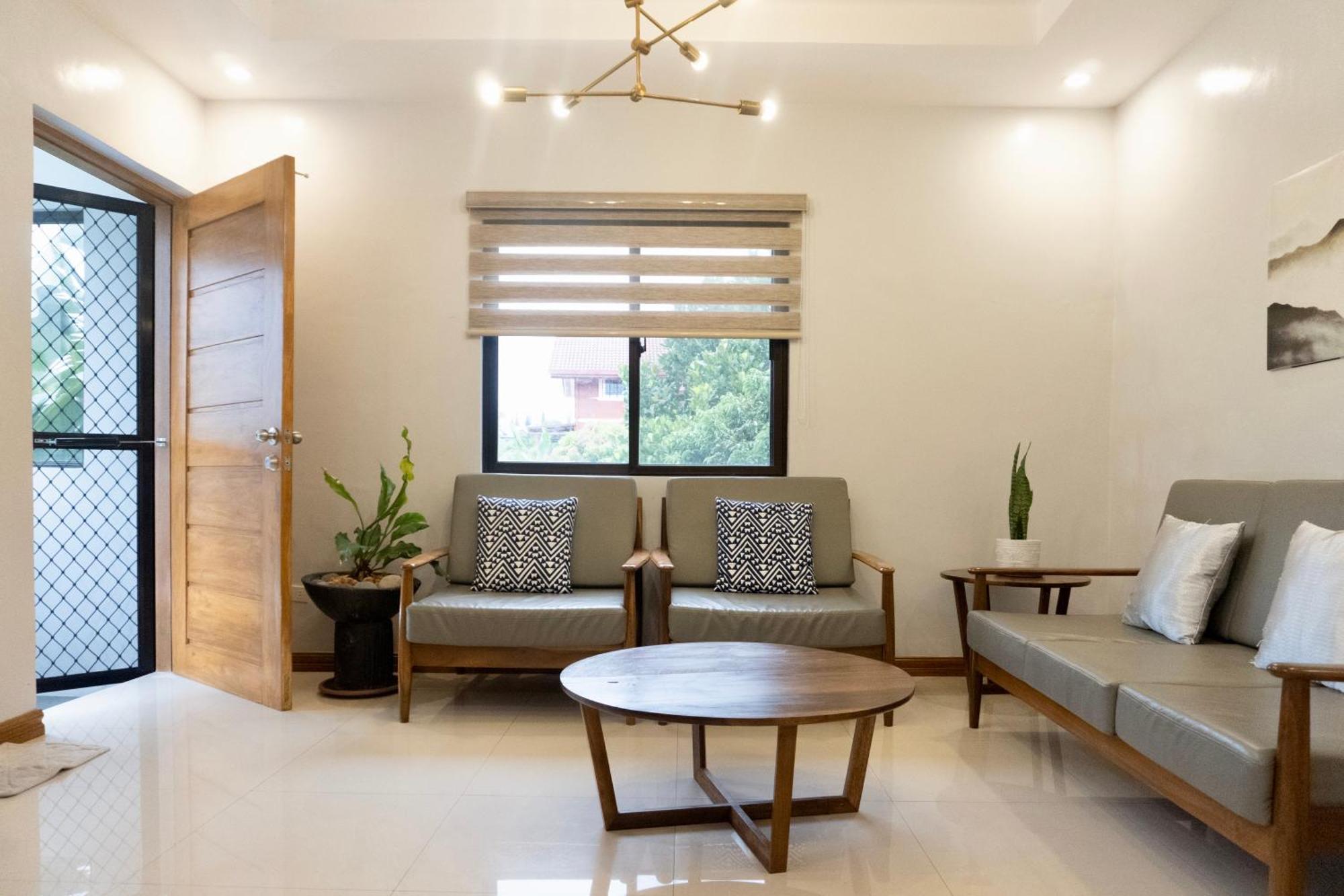 Bella Homes 6Br 4Bath Near Rotunda Tagaytay City Esterno foto